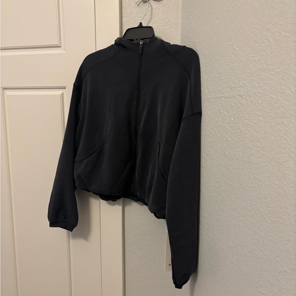 NWT!🍋🍋Lululemon Softstreme Full-Zip Hoodie🍋🍋. Size 8. Color Black. - Picture 8 of 13